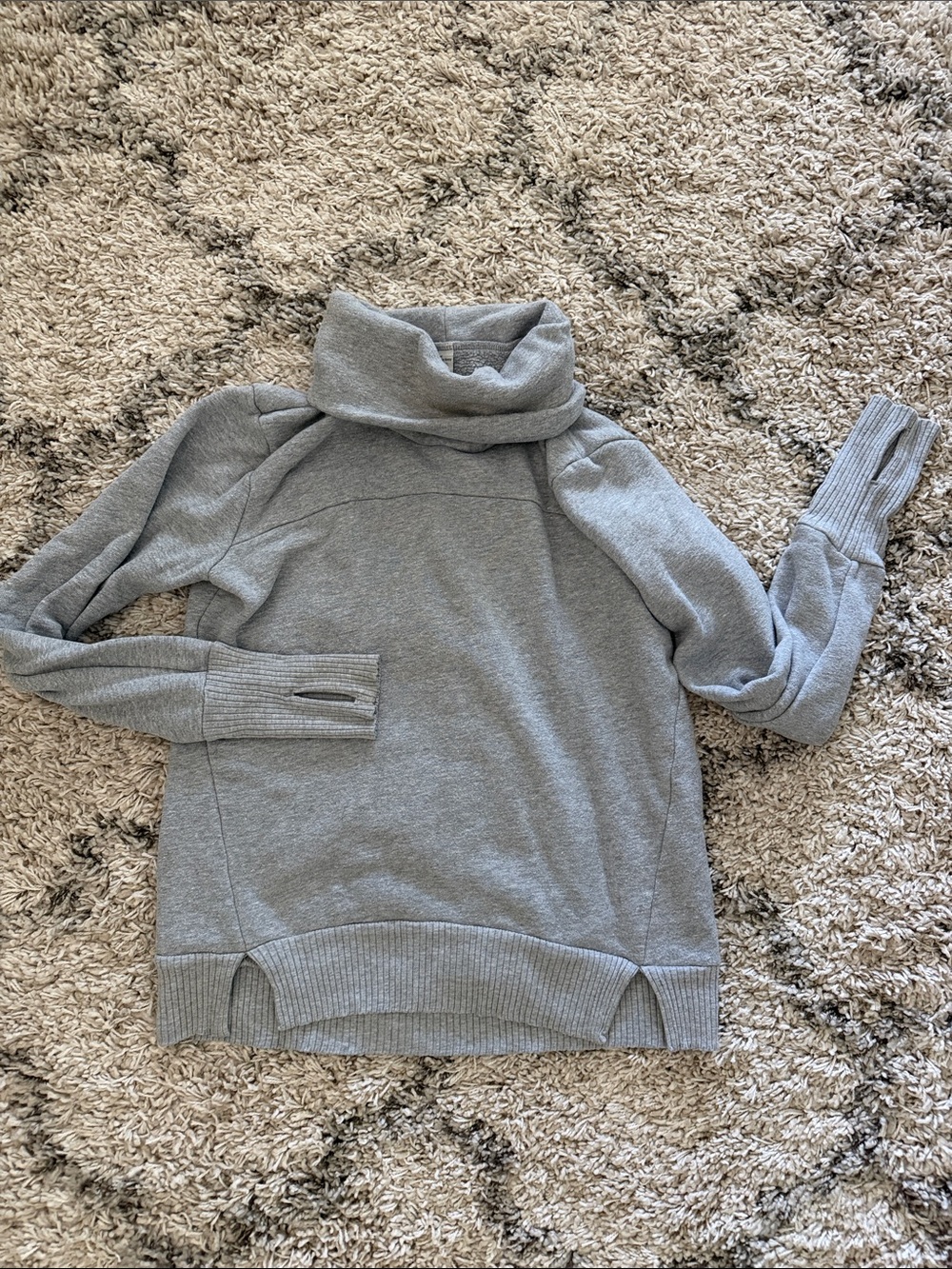 Alo Yoga Sweatshirt